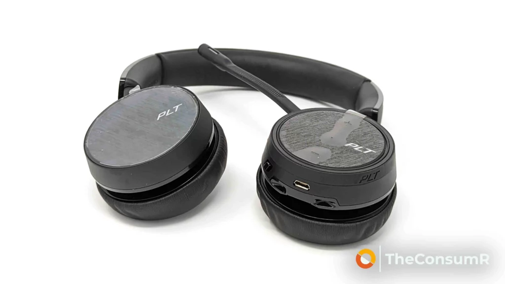 Voyager 4220 UC Headset, Credit: TheConsumR.com