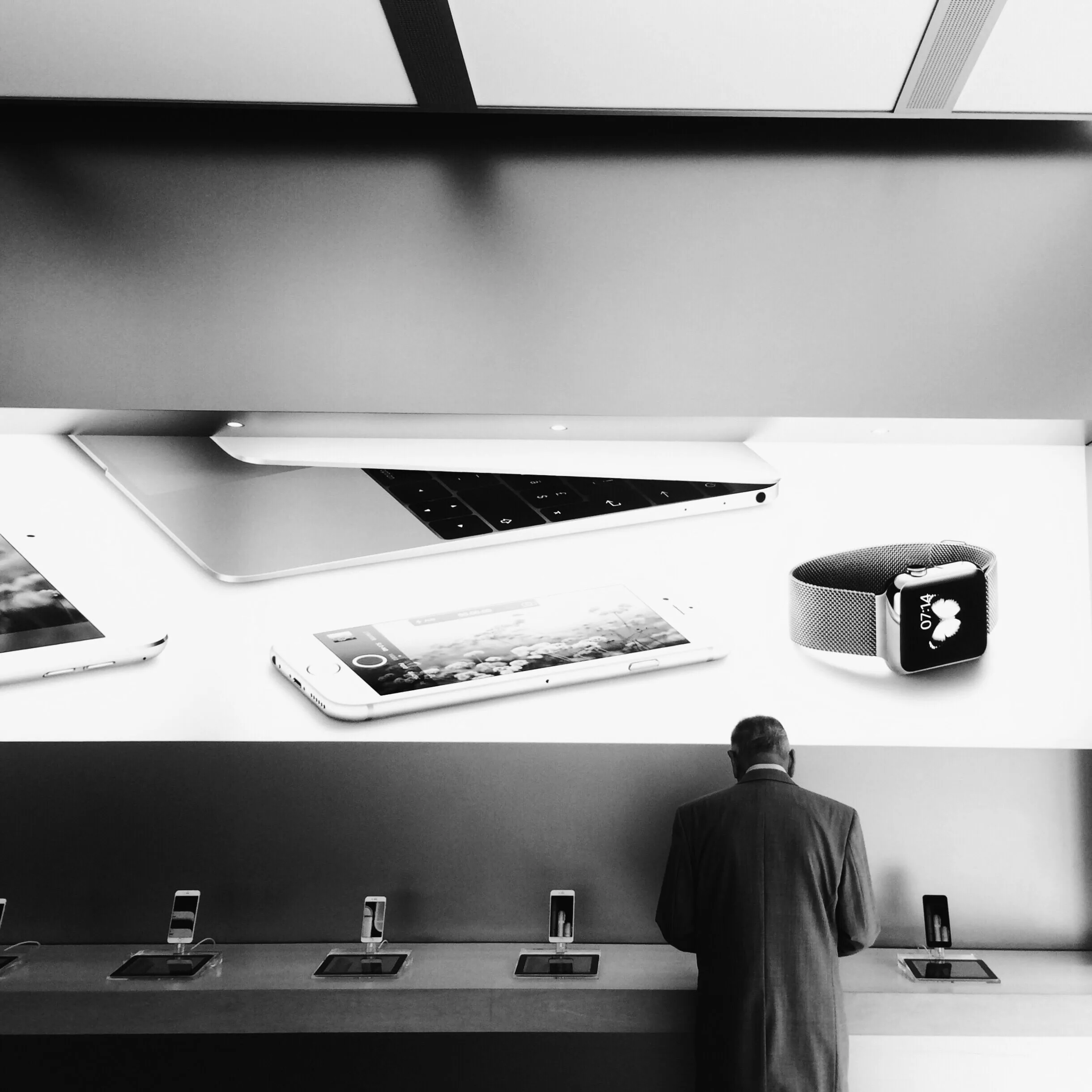 apple, man, watch, bnw, iphone, applestore
