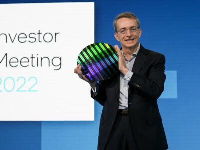 intel Gelsinger shows 12 generation off slab of silicon at INtel Investors conference 2022