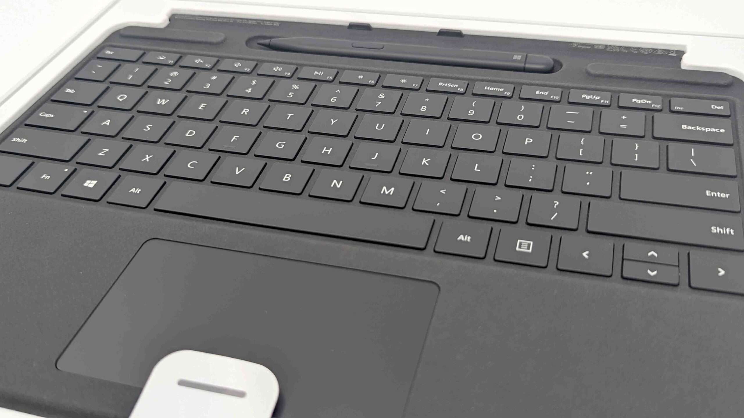 Surface Pro 8 Signature Keyboard