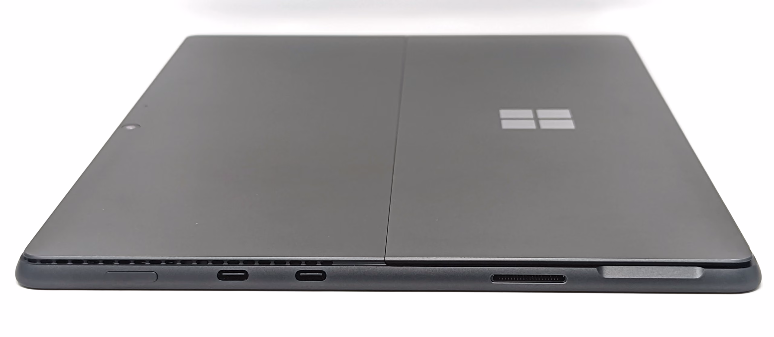 Microsoft Surface Pro 8 - Side - Ports