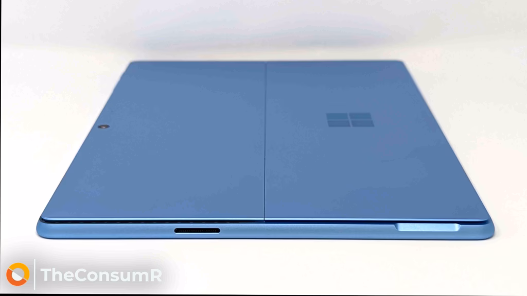 Microsoft Surface Pro 9 - Side 4