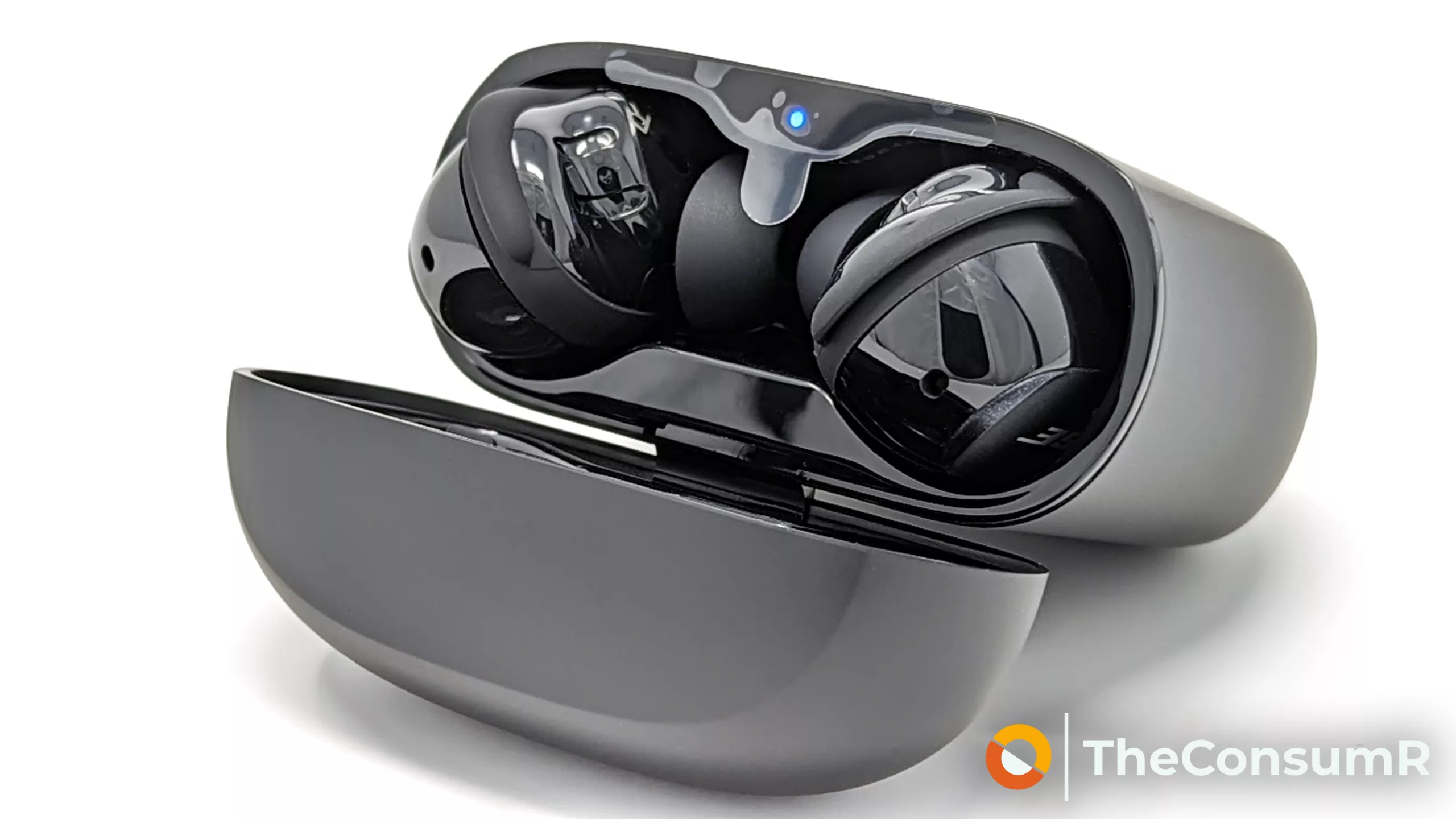 Case and earbuds, Bose QuietComfort Earbuds 2, Credit: TheConsumR.com