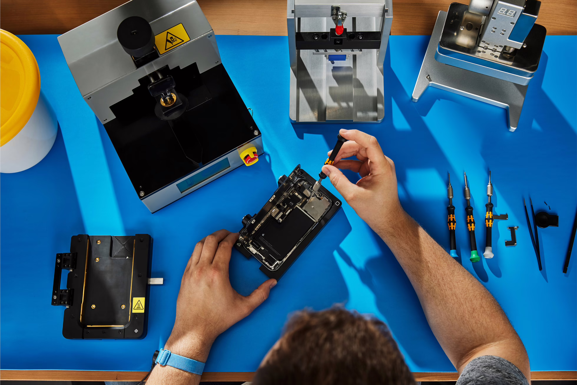 Apple-Self-Service-Repair-iPhone