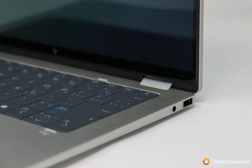 Right Side Ports on HP Omnibook X Flip 14